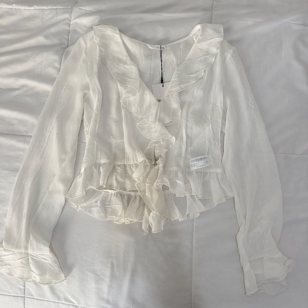 Zara Ivory Ruffled V-Neck Long Sleeve Blouse